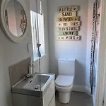 Holiday home The House, The Bay Filey, Sleeps 4 In 2 Double With Ensuites, 1 Dog Welcome *