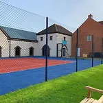 The House, The Bay Filey, Sleeps 4 In 2 Double With Ensuites, 1 Dog Welcome Holiday home