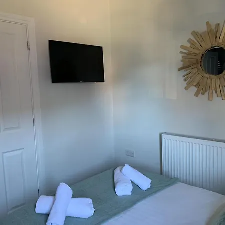 The House, The Bay Filey, Sleeps 4 In 2 Double With Ensuites, 1 Dog Welcome Holiday home *