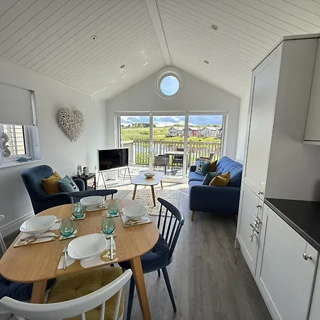 The House, The Bay Filey, Sleeps 4 In 2 Double With Ensuites, 1 Dog Welcome بيت للعطل *