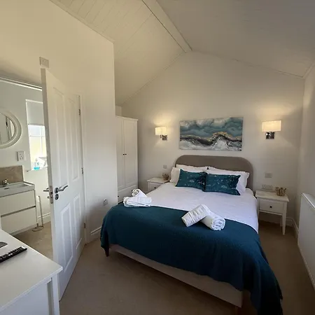 The House, The Bay Filey, Sleeps 4 In 2 Double With Ensuites, 1 Dog Welcome * Filey